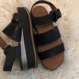Platform sandals